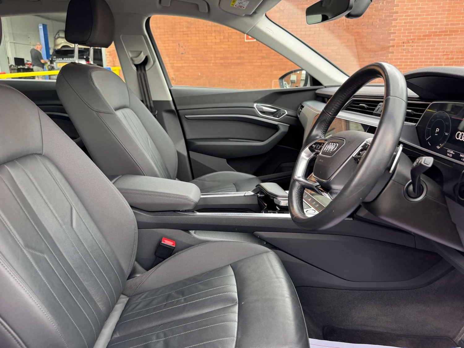 Used Audi e-tron 2020 for sale - 76600863: Photo 12