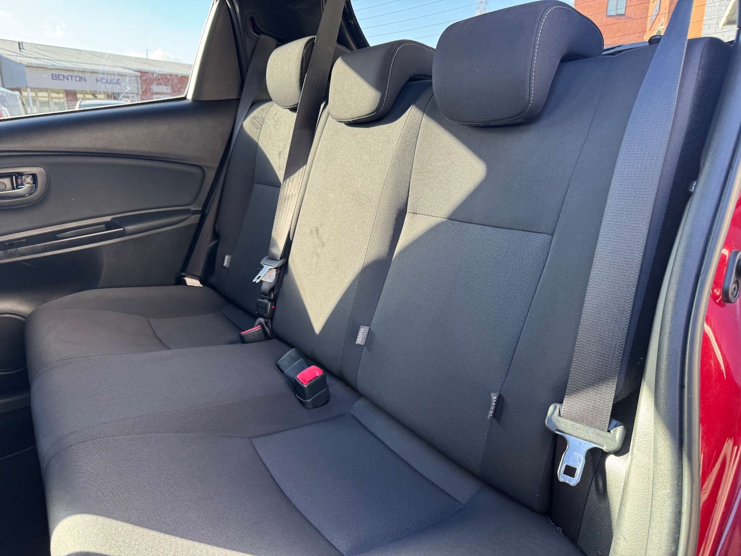 Used Toyota Yaris 2017 for sale - 76600565: Photo 19