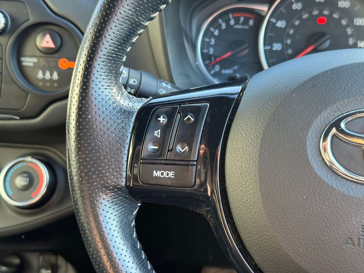 Used Toyota Yaris 2017 for sale - 76600565: Photo 24