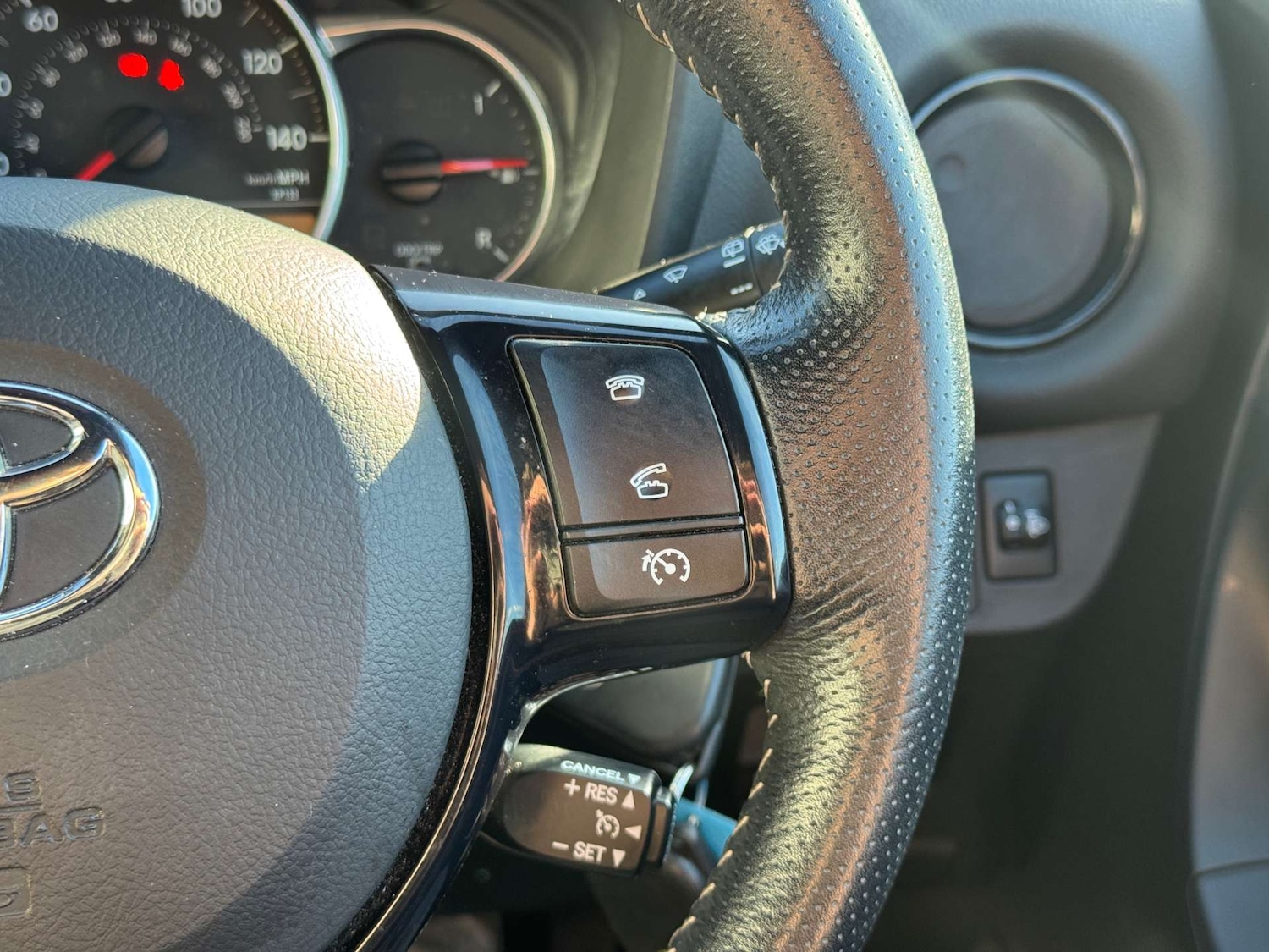 Used Toyota Yaris 2017 for sale - 76600565: Photo 25