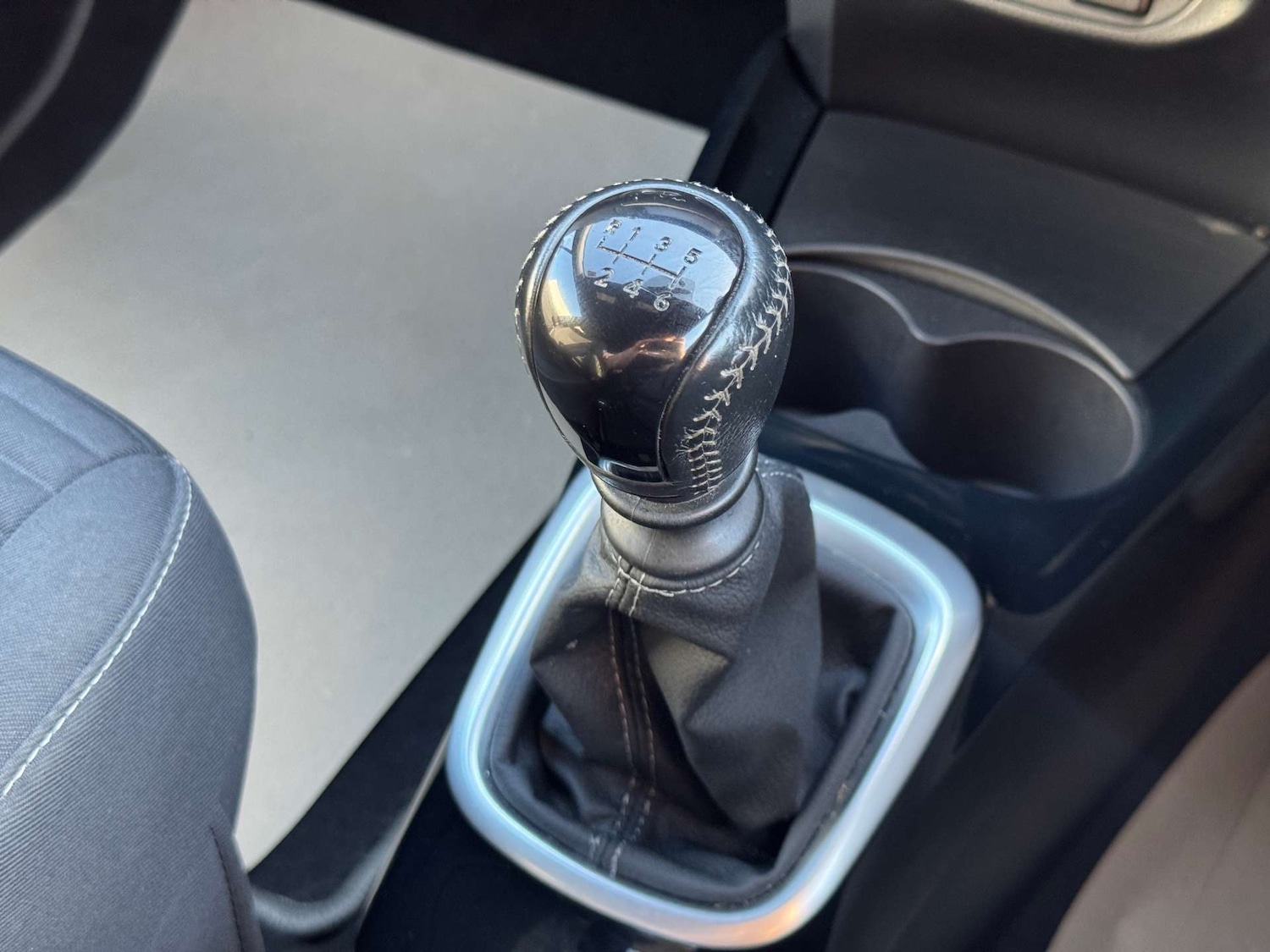 Used Toyota Yaris 2017 for sale - 76600565: Photo 35