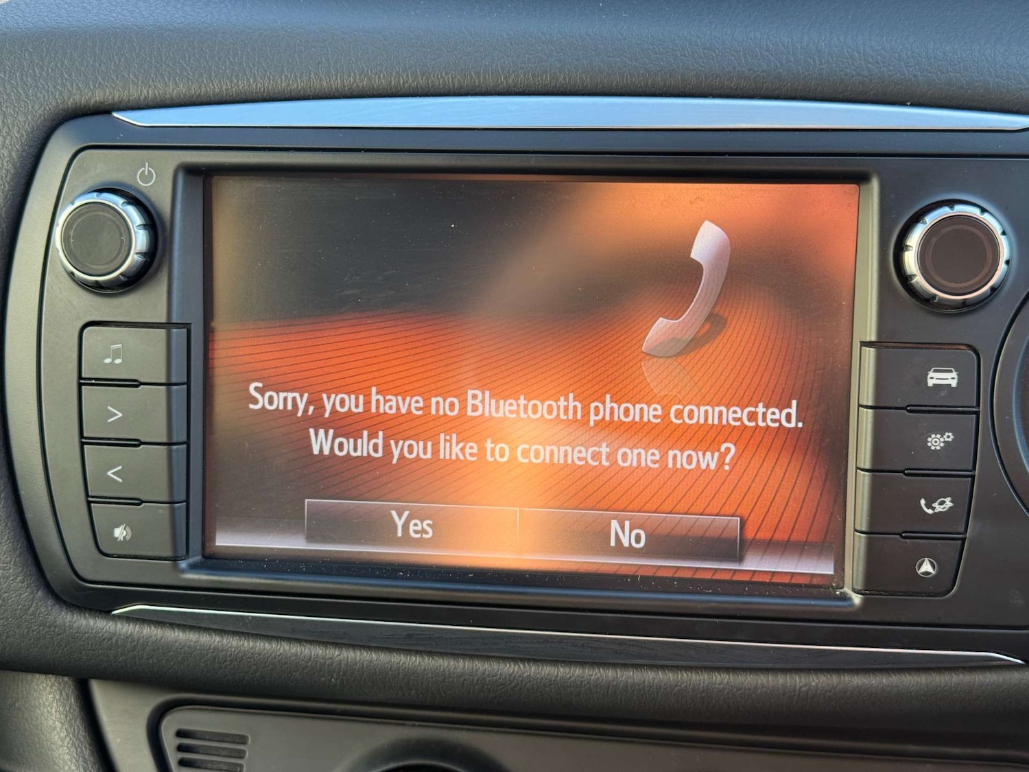 Used Toyota Yaris 2017 for sale - 76600565: Photo 40