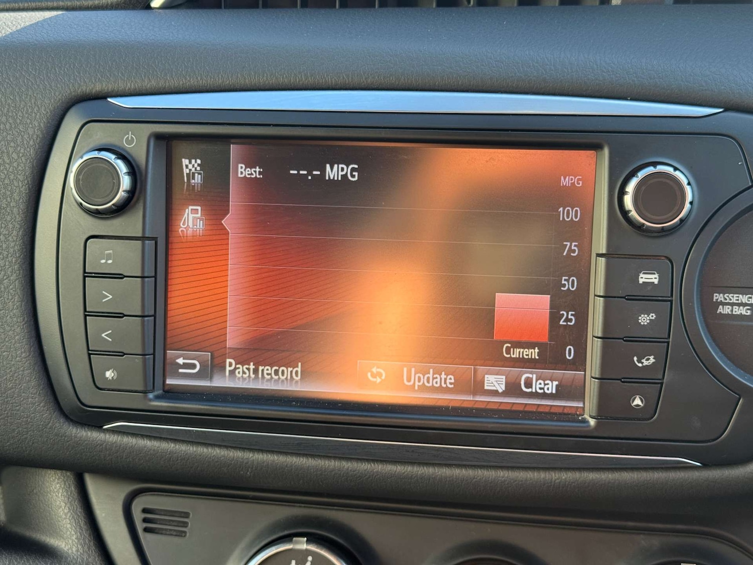 Used Toyota Yaris 2017 for sale - 76600565: Photo 41