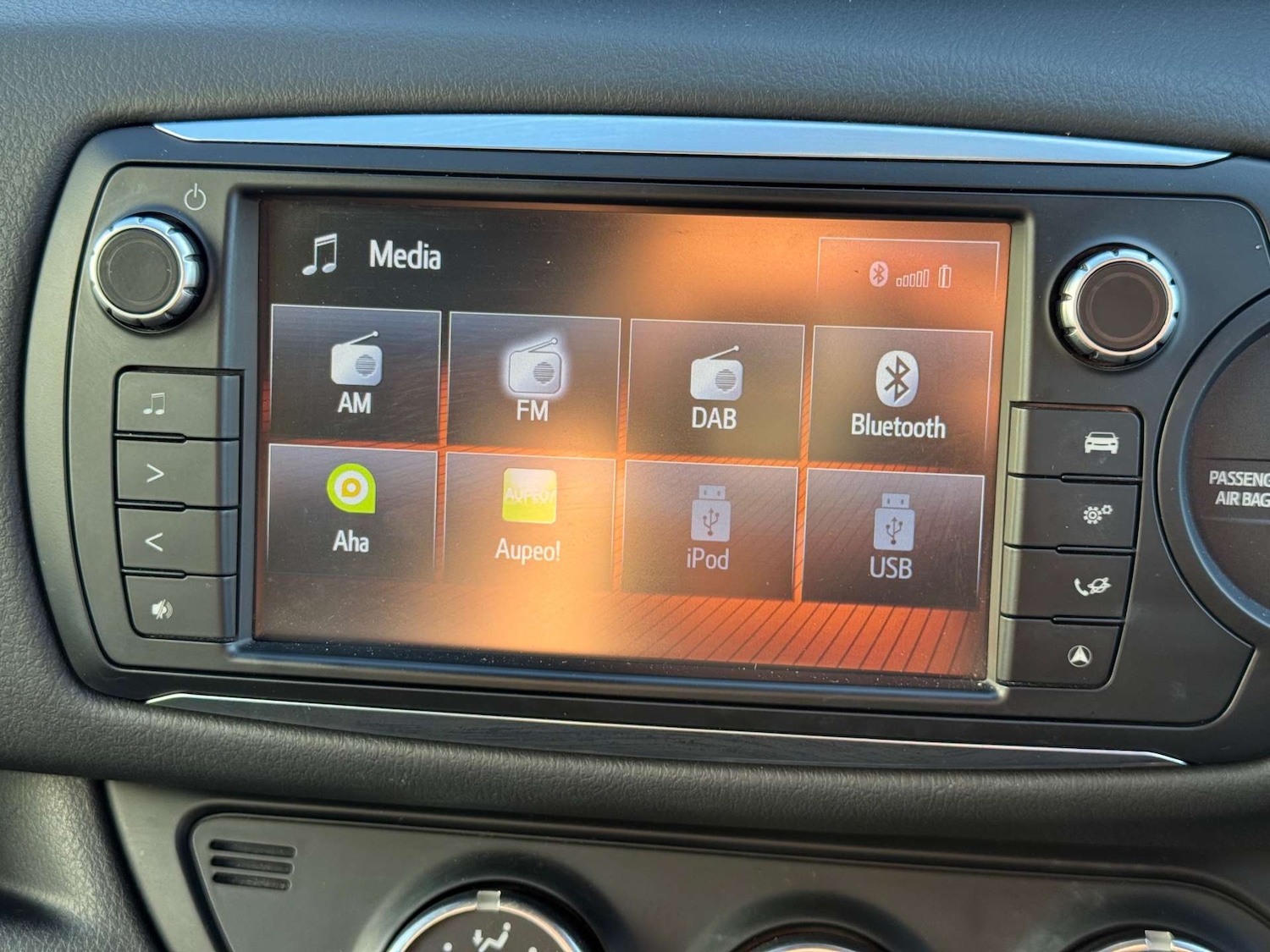 Used Toyota Yaris 2017 for sale - 76600565: Photo 42