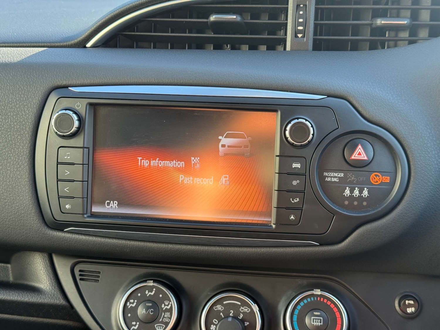 Used Toyota Yaris 2017 for sale - 76600565: Photo 43