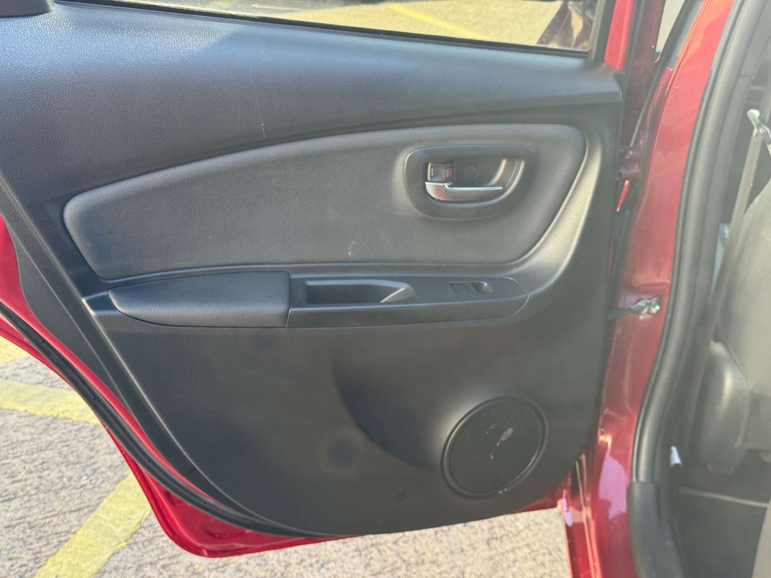 Used Toyota Yaris 2017 for sale - 76600565: Photo 46