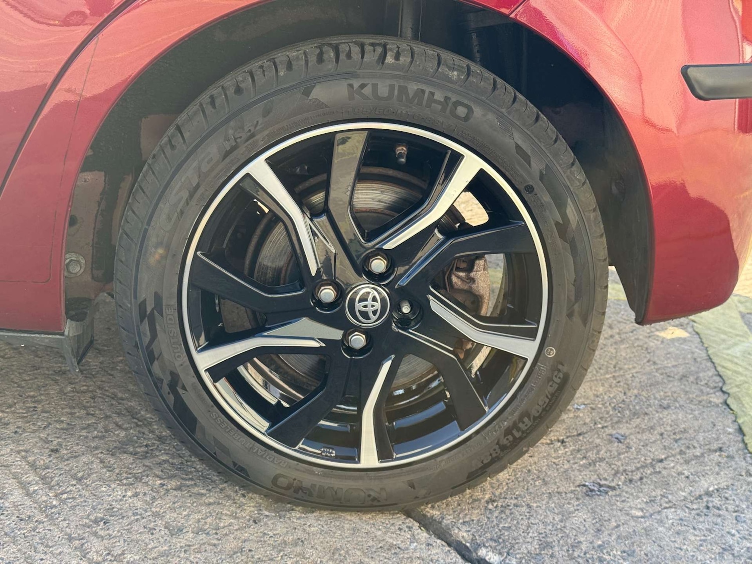 Used Toyota Yaris 2017 for sale - 76600565: Photo 51