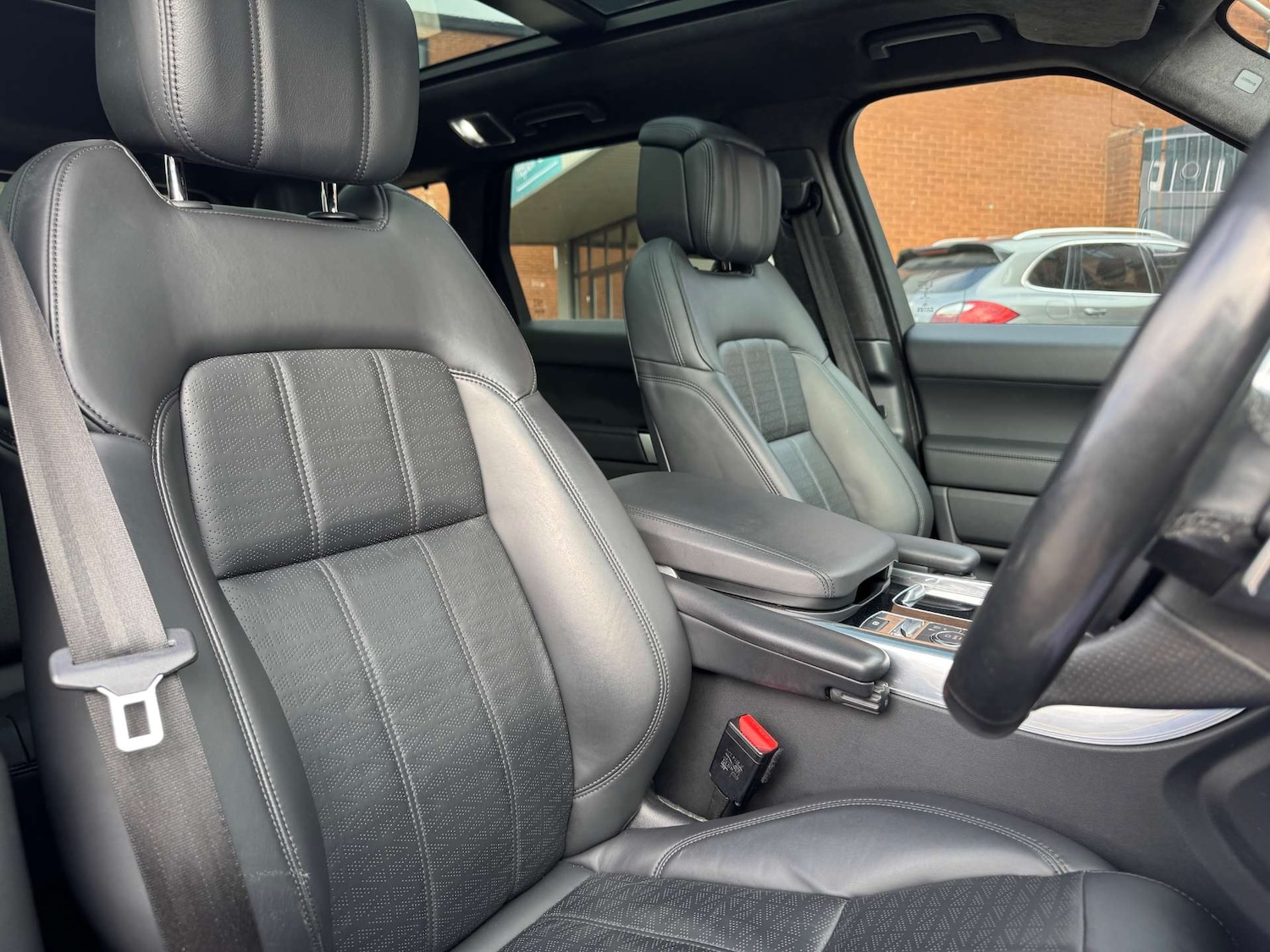 Used Land Rover Range Rover Sport 2018 for sale - 76363523: Photo 13