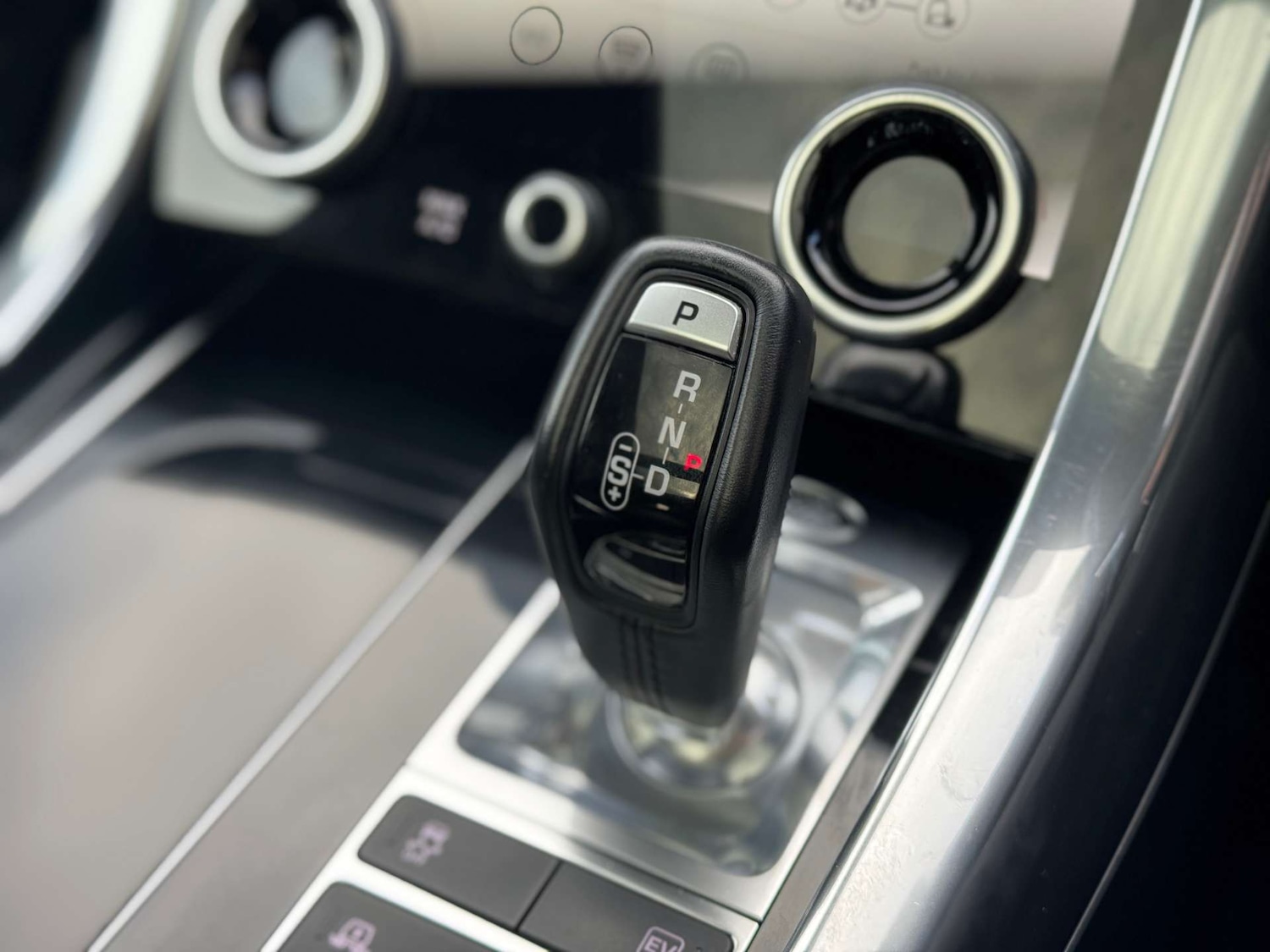 Used Land Rover Range Rover Sport 2018 for sale - 76363523: Photo 46