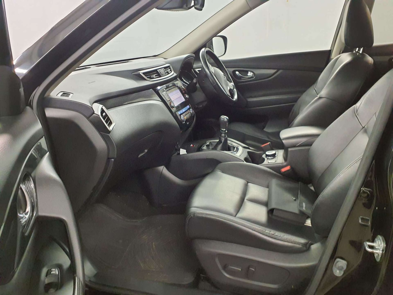 Used Nissan X-Trail 2017 for sale - 76458541: Photo 10