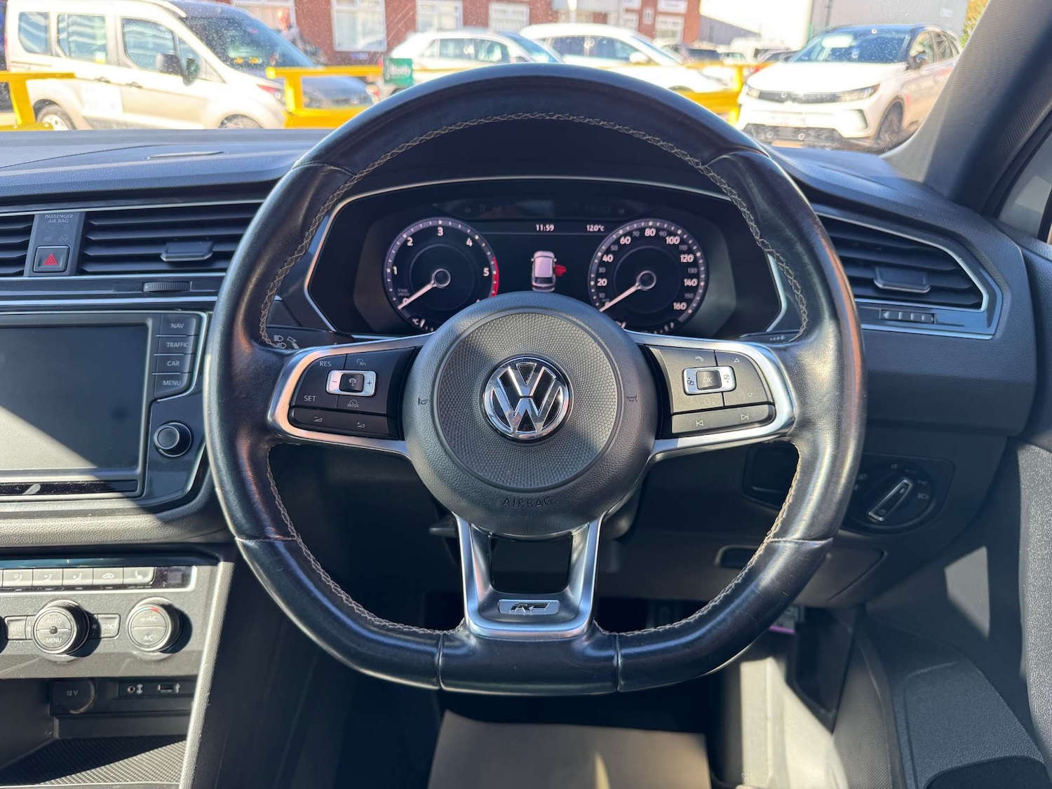 Used Volkswagen Tiguan 2017 for sale - 76363540: Photo 24