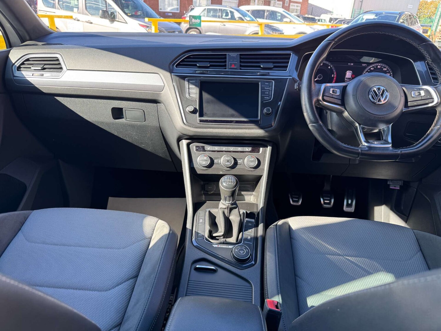 Used Volkswagen Tiguan 2017 for sale - 76363540: Photo 34