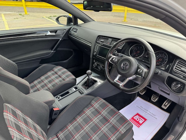 Used Volkswagen Golf 2015 for sale - 76277422: Photo 35