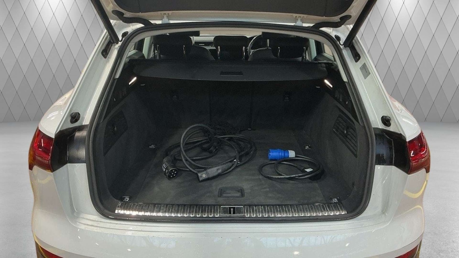 Used Audi e-tron 2020 for sale - 76724031: Photo 16