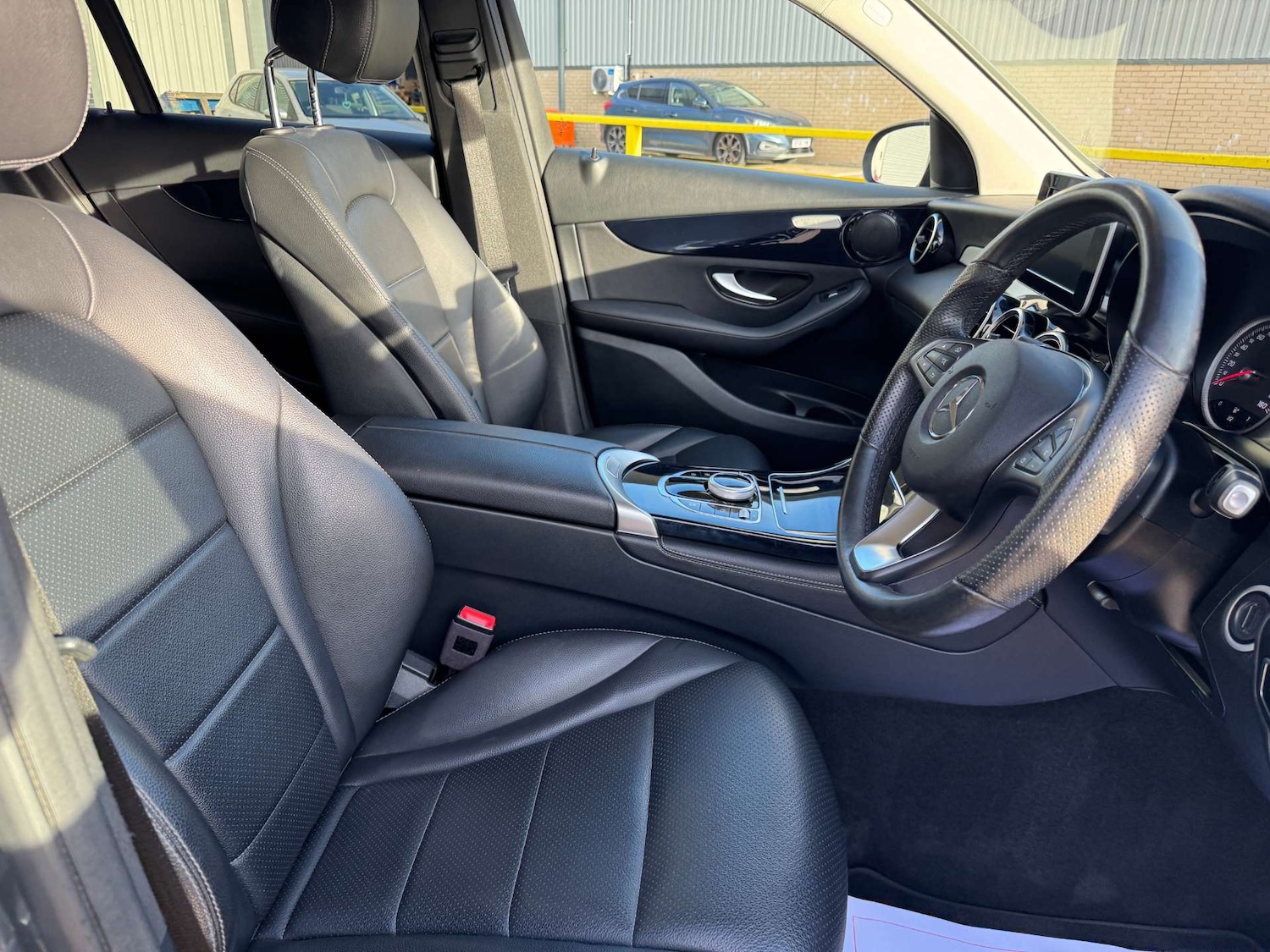 Used Mercedes-Benz GLC 2019 for sale - 76600643: Photo 11