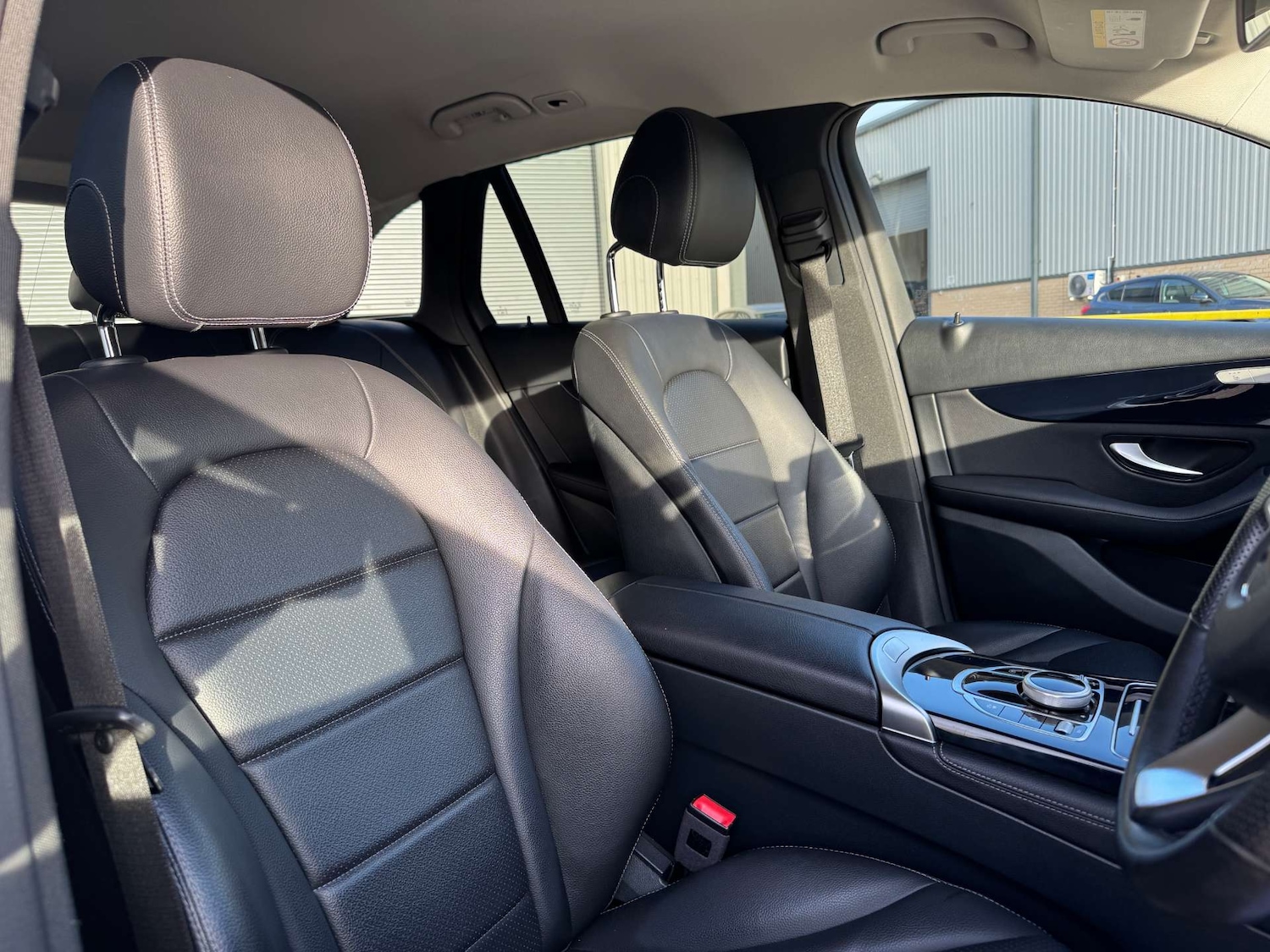 Used Mercedes-Benz GLC 2019 for sale - 76600643: Photo 12