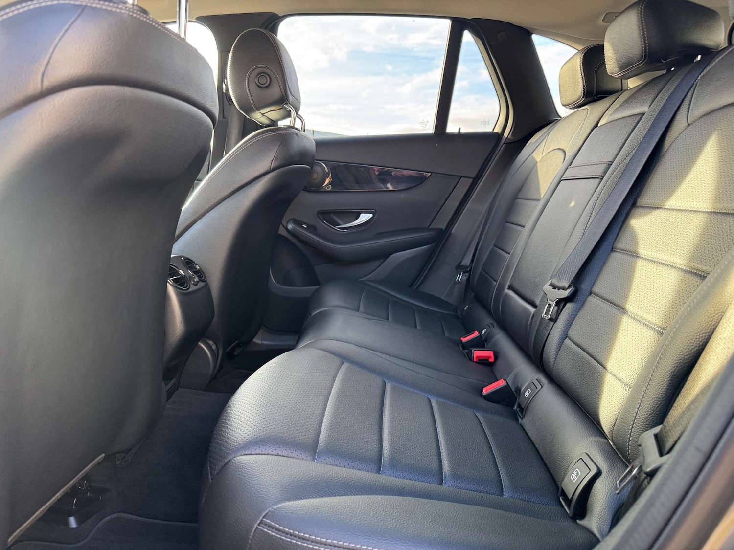 Used Mercedes-Benz GLC 2019 for sale - 76600643: Photo 17