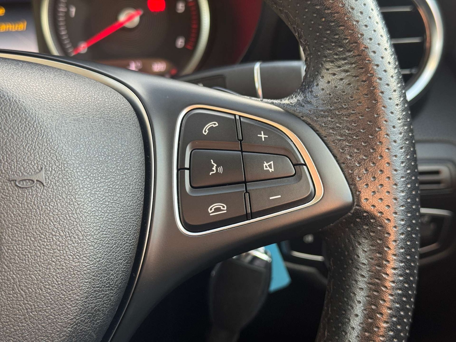 Used Mercedes-Benz GLC 2019 for sale - 76600643: Photo 25