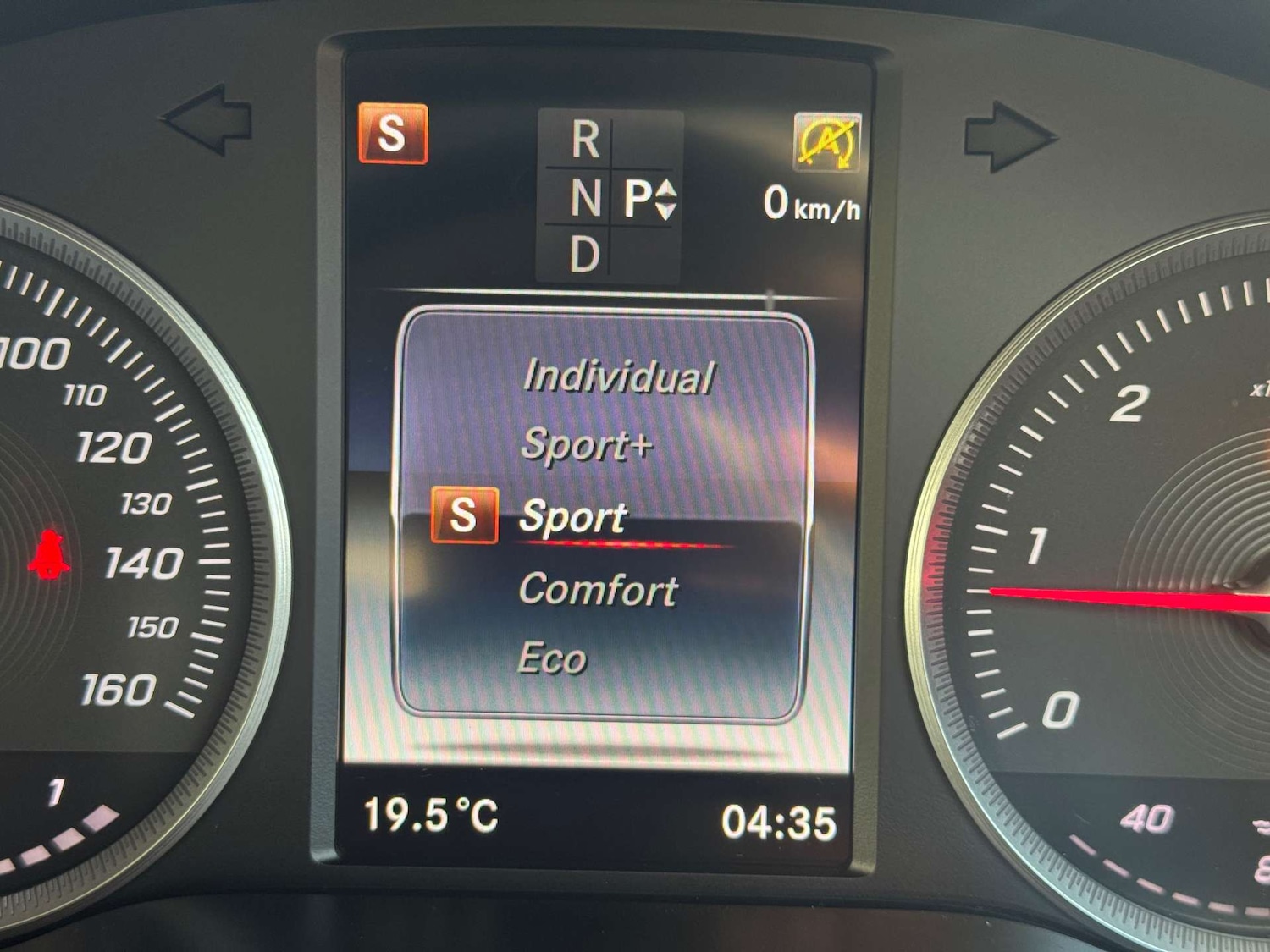 Used Mercedes-Benz GLC 2019 for sale - 76600643: Photo 31