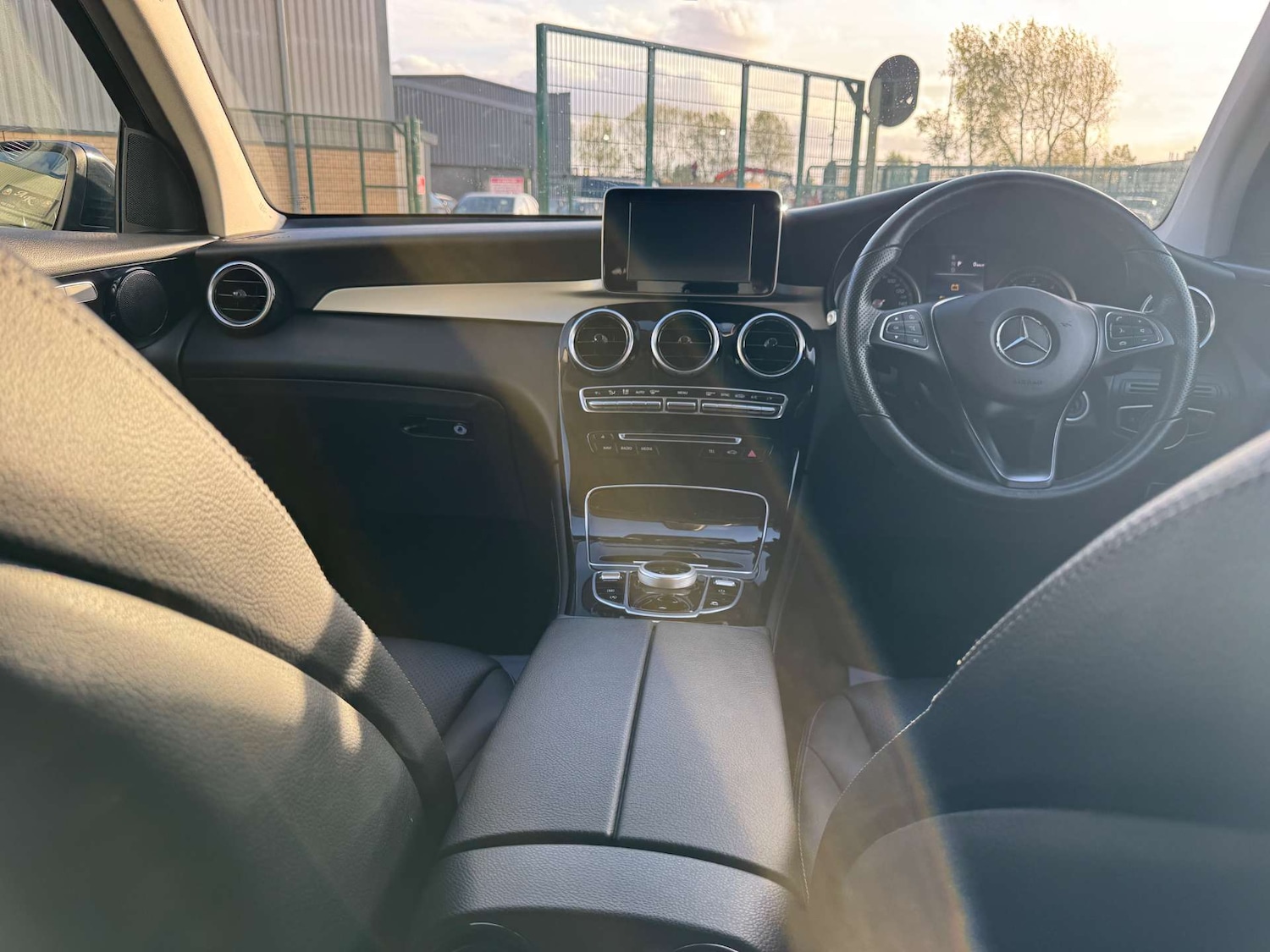 Used Mercedes-Benz GLC 2019 for sale - 76600643: Photo 35