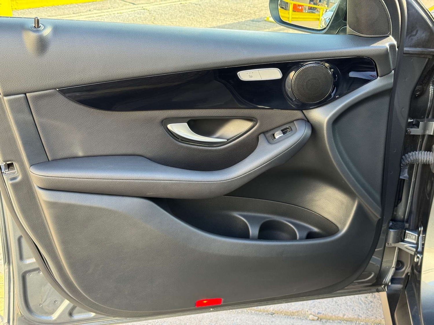 Used Mercedes-Benz GLC 2019 for sale - 76600643: Photo 47