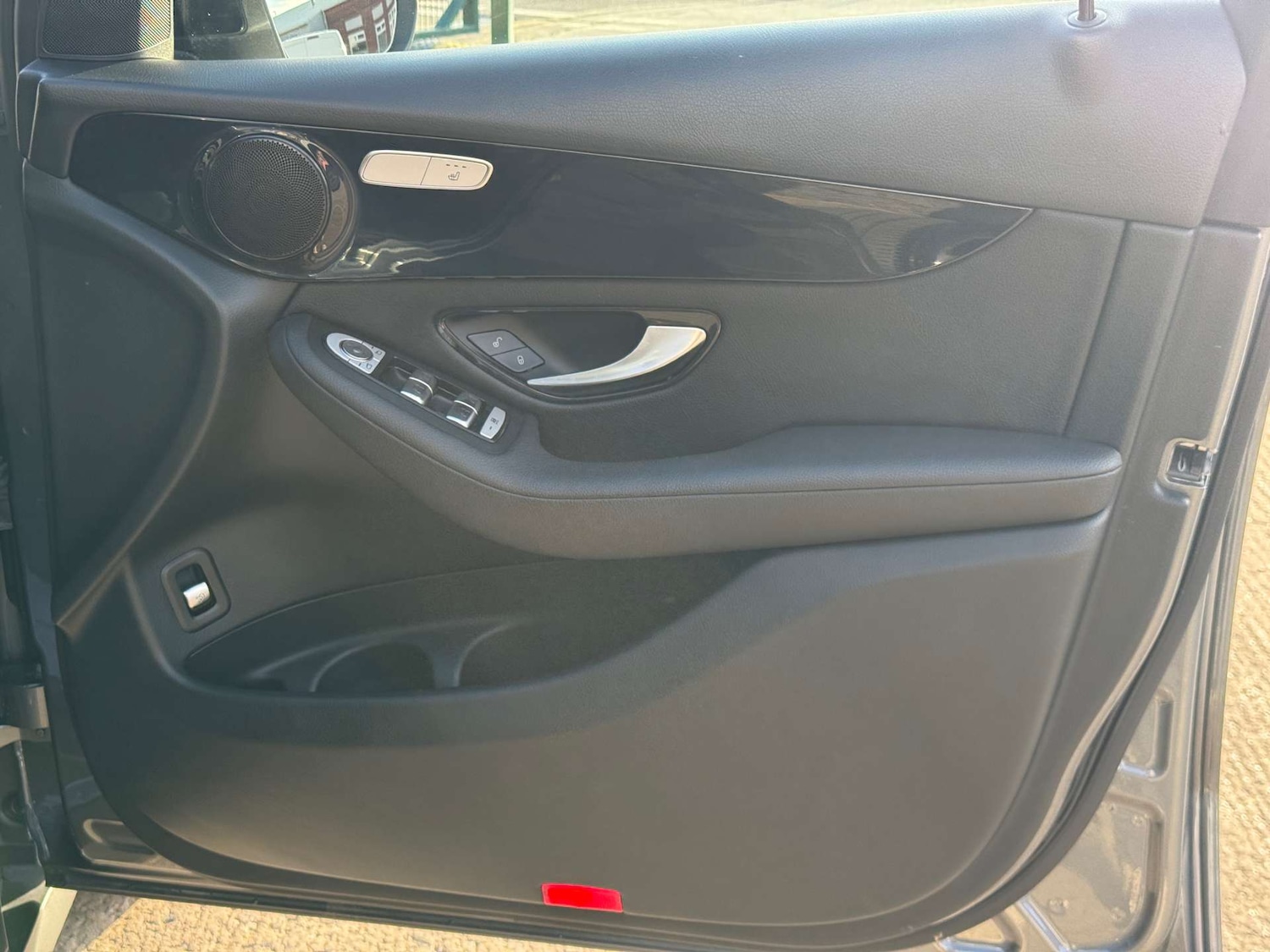 Used Mercedes-Benz GLC 2019 for sale - 76600643: Photo 48