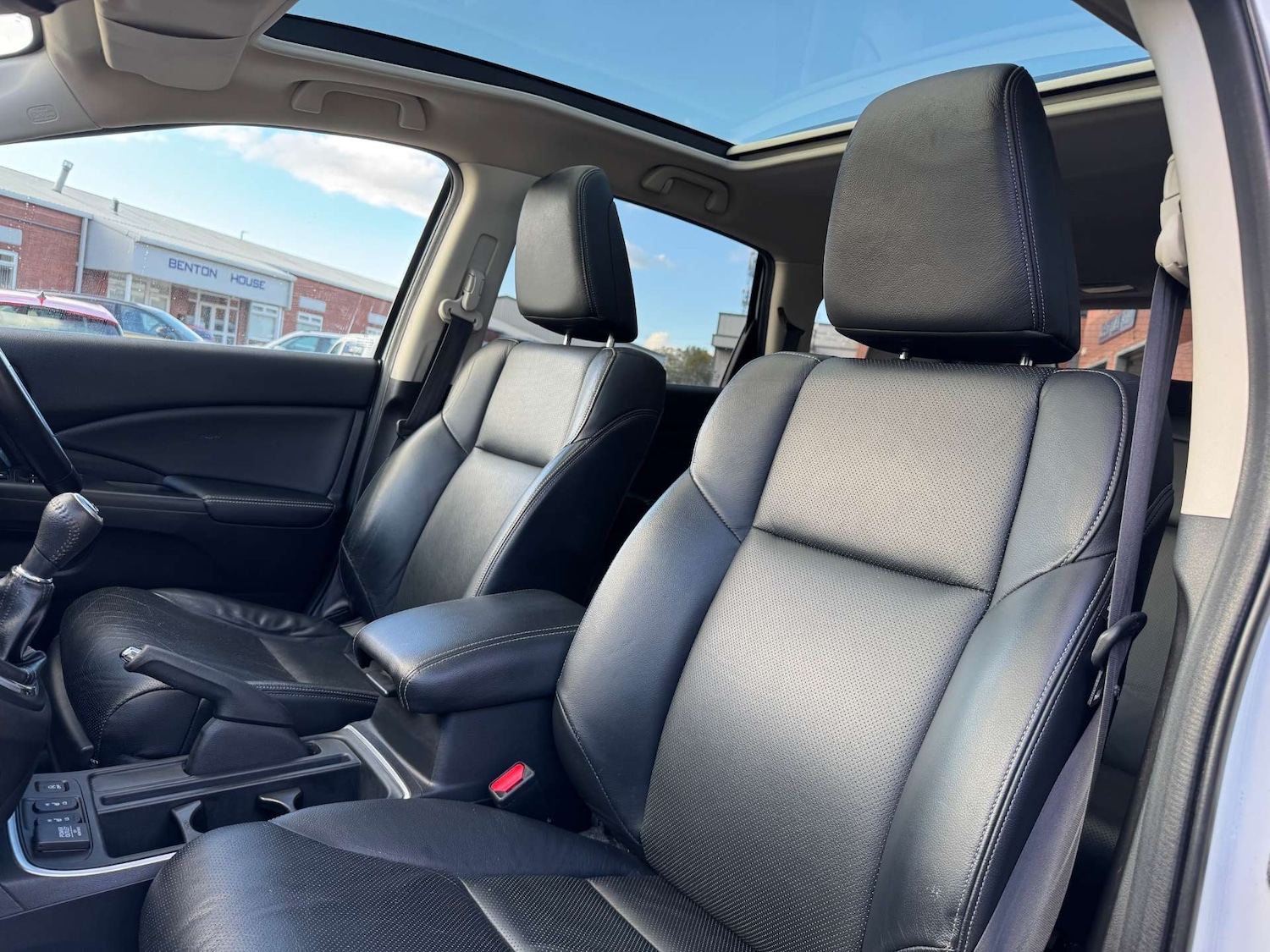 Used Honda CR-V 2015 for sale - 76600982: Photo 16