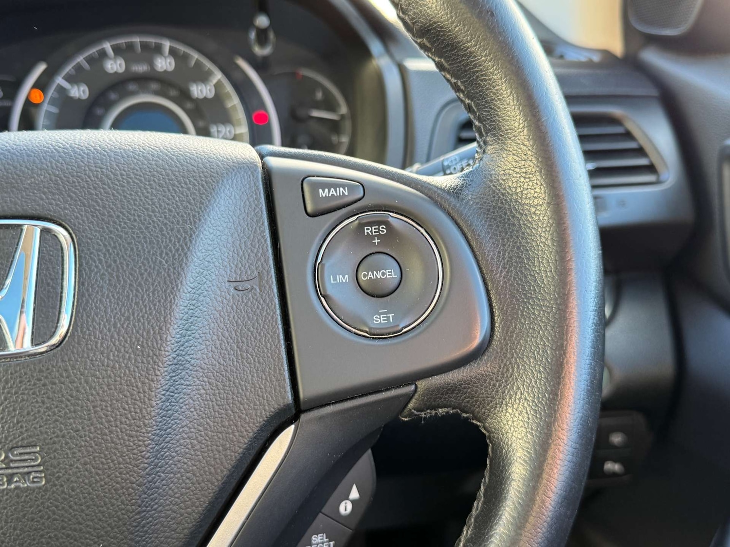 Used Honda CR-V 2015 for sale - 76600982: Photo 31