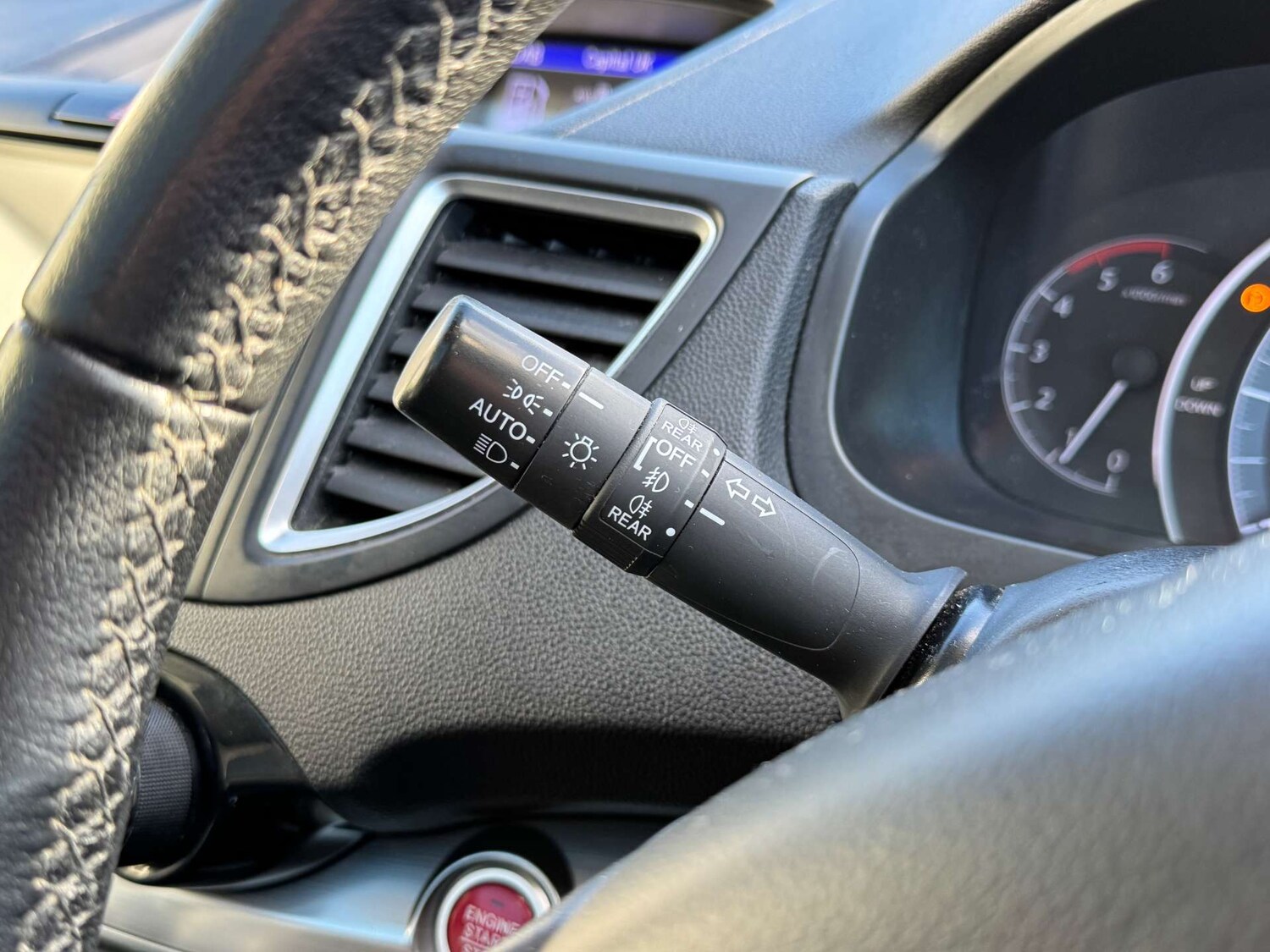 Used Honda CR-V 2015 for sale - 76600982: Photo 32