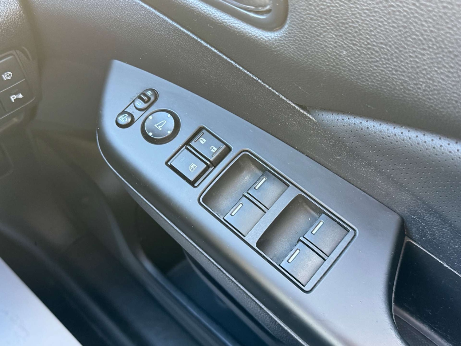 Used Honda CR-V 2015 for sale - 76600982: Photo 37