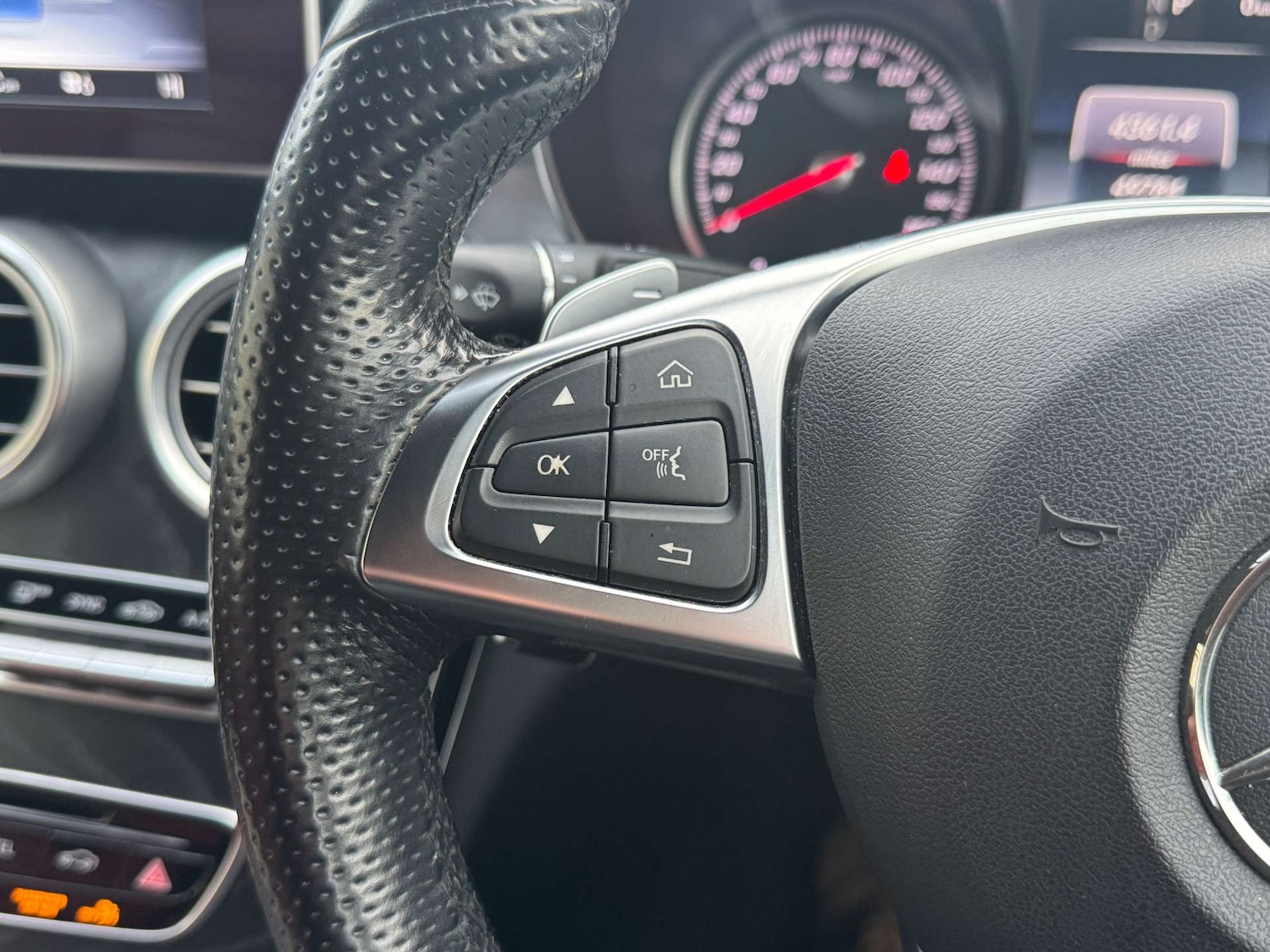 Used Mercedes-Benz C Class 2017 for sale - 76647104: Photo 19