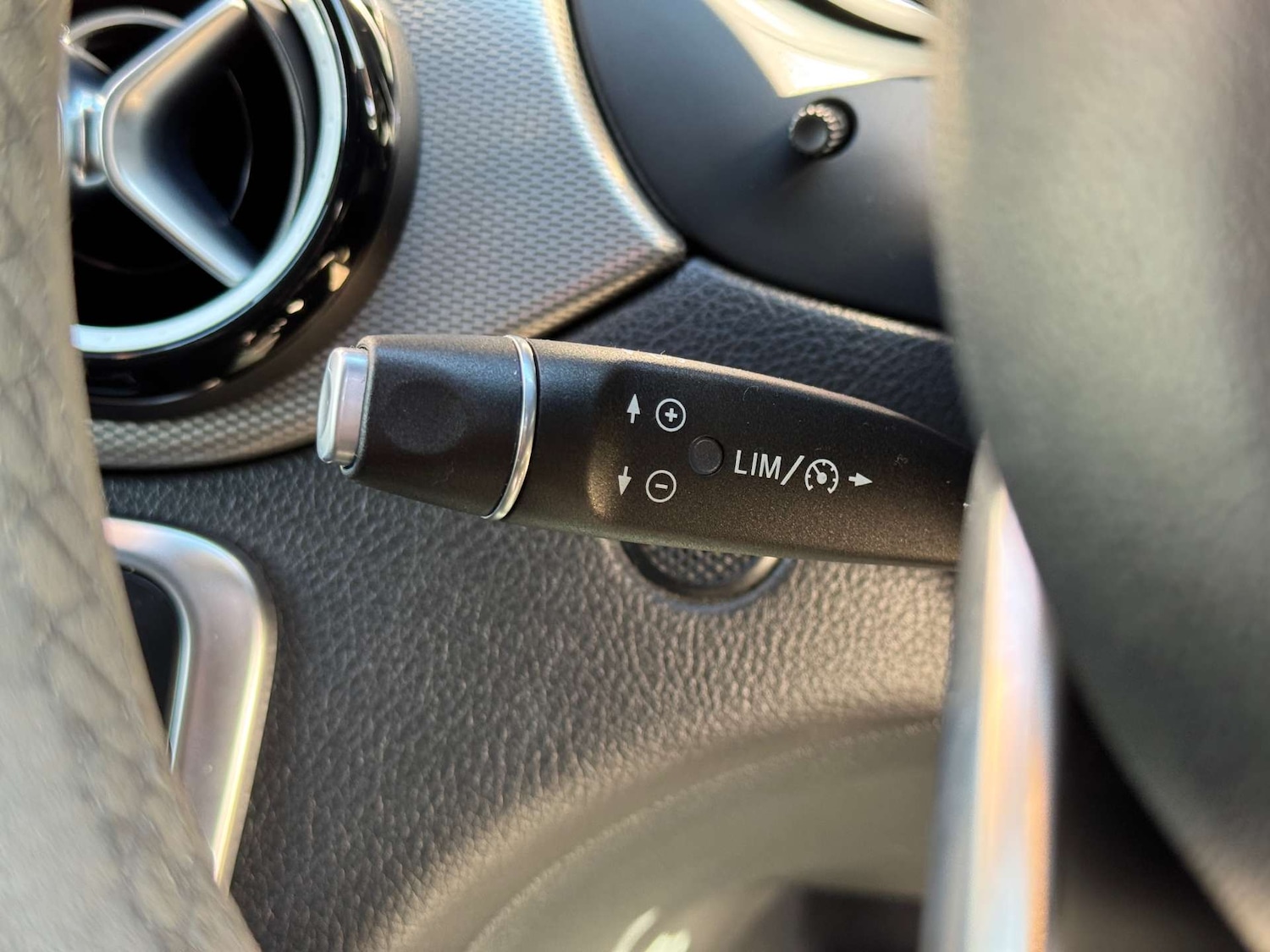 Used Mercedes-Benz A-Class 2018 for sale - 76600968: Photo 32