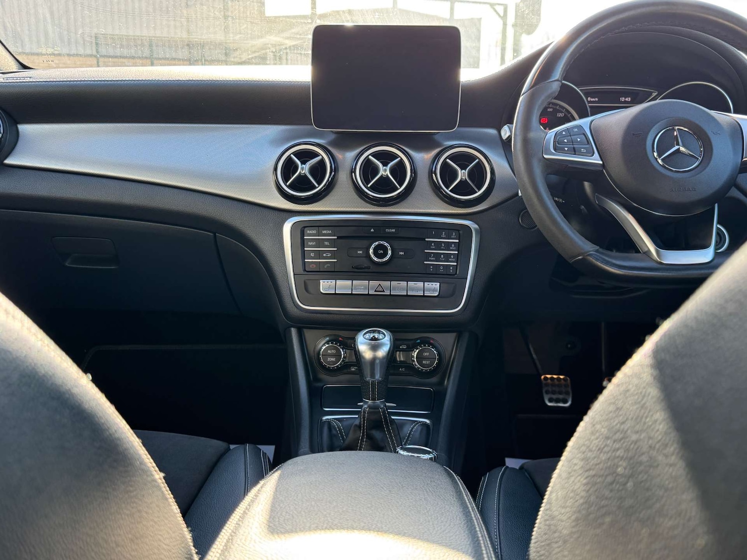 Used Mercedes-Benz A-Class 2018 for sale - 76600968: Photo 40