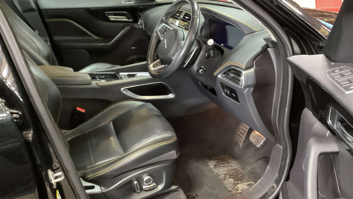 Used Jaguar F-Pace 2020 for sale - 76350463: Photo 10