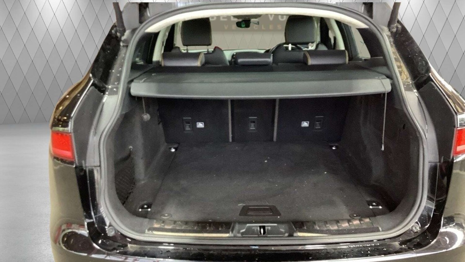 Used Jaguar F-Pace 2020 for sale - 76350463: Photo 16