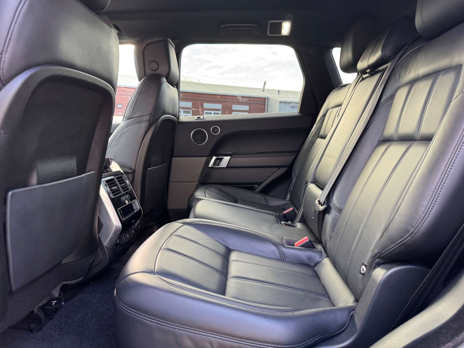 Used Land Rover Range Rover Sport 2018 for sale - 76363679: Photo 19
