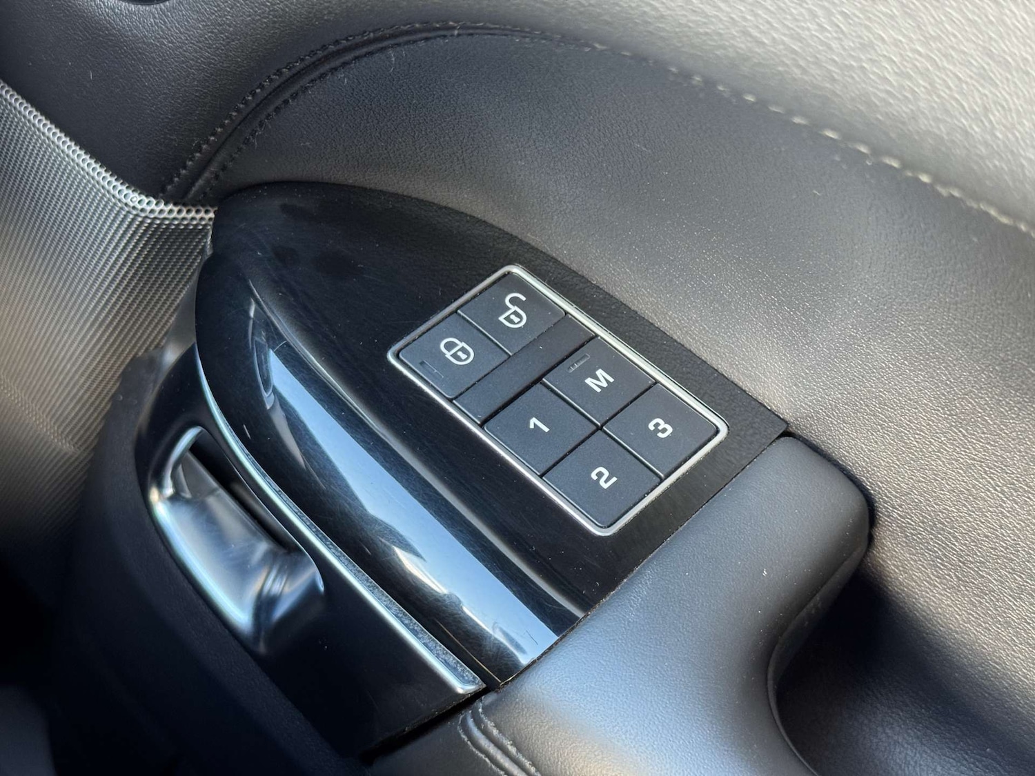 Used Land Rover Range Rover Sport 2018 for sale - 76363679: Photo 36