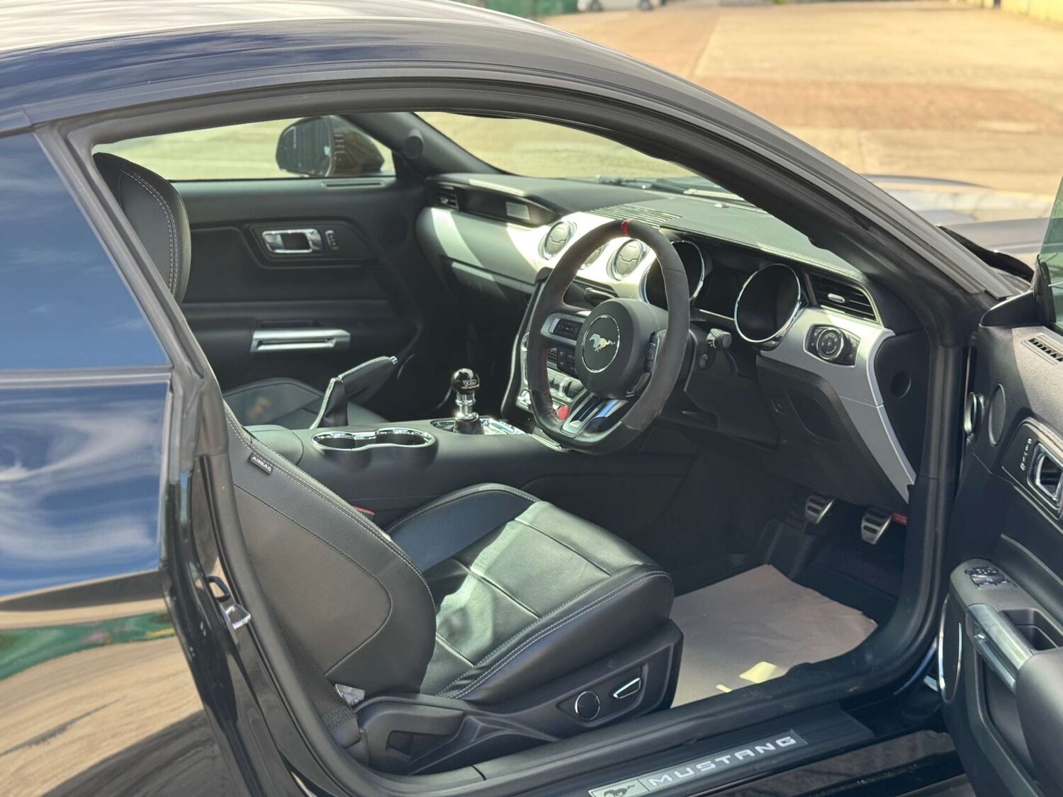 Used Ford Mustang 2017 for sale - 76277406: Photo 11