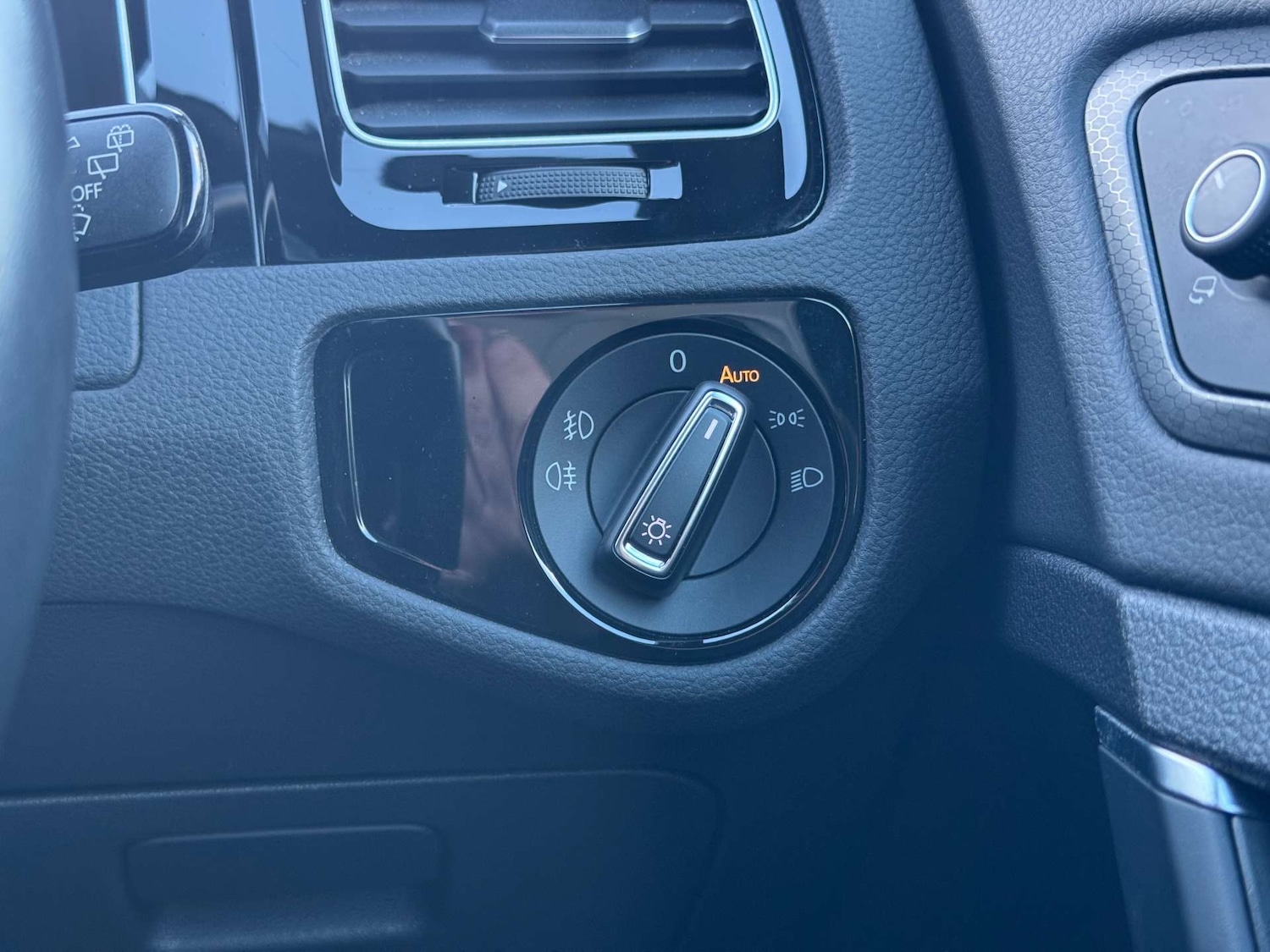 Used Volkswagen Golf 2019 for sale - 76514267: Photo 30