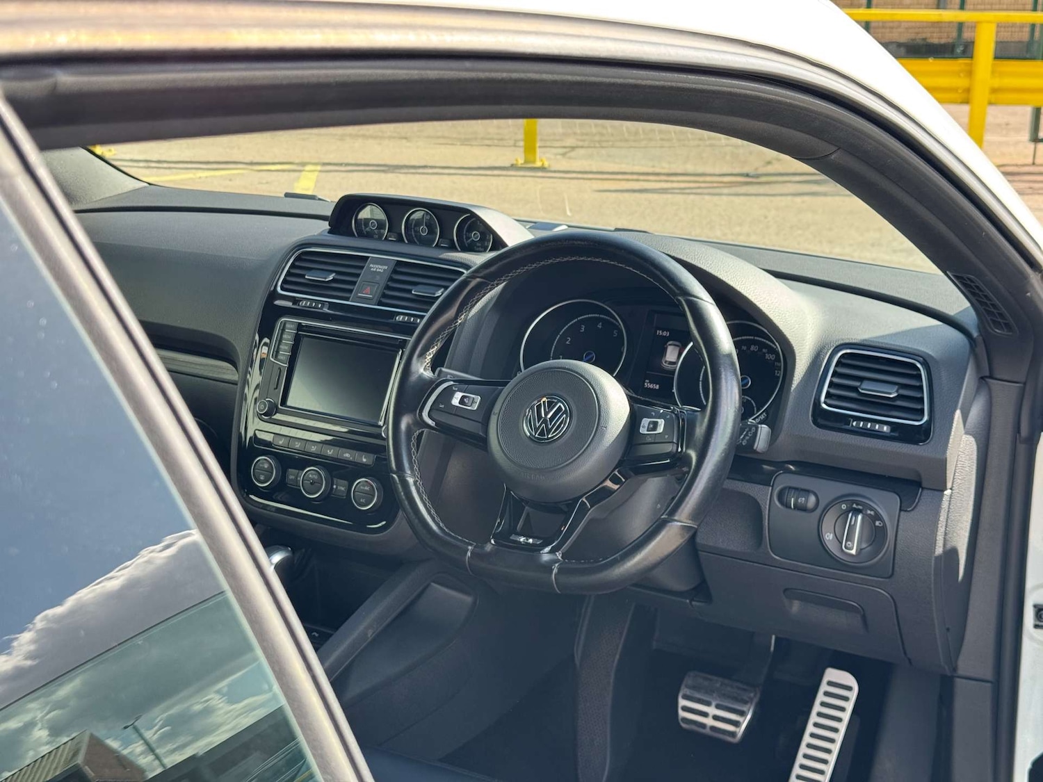 Used Volkswagen Scirocco 2017 for sale - 76600666: Photo 19