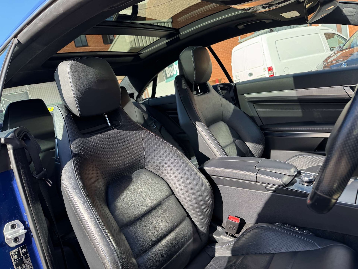 Used Mercedes-Benz E Class 2016 for sale - 76363649: Photo 12