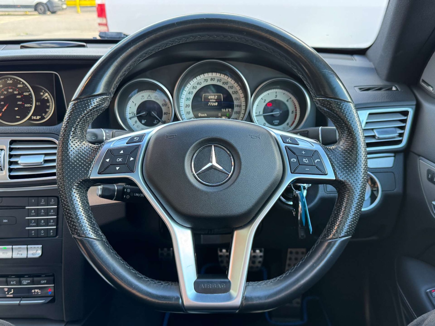 Used Mercedes-Benz E Class 2016 for sale - 76363649: Photo 21