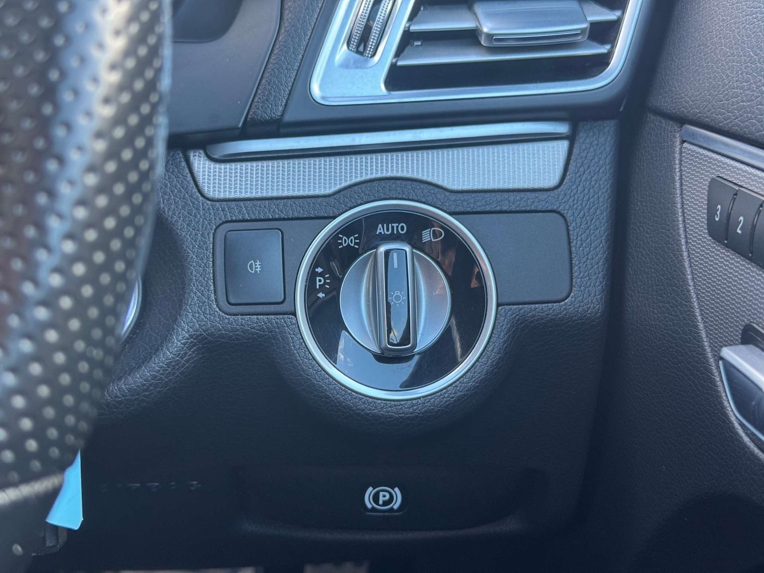 Used Mercedes-Benz E Class 2016 for sale - 76363649: Photo 29