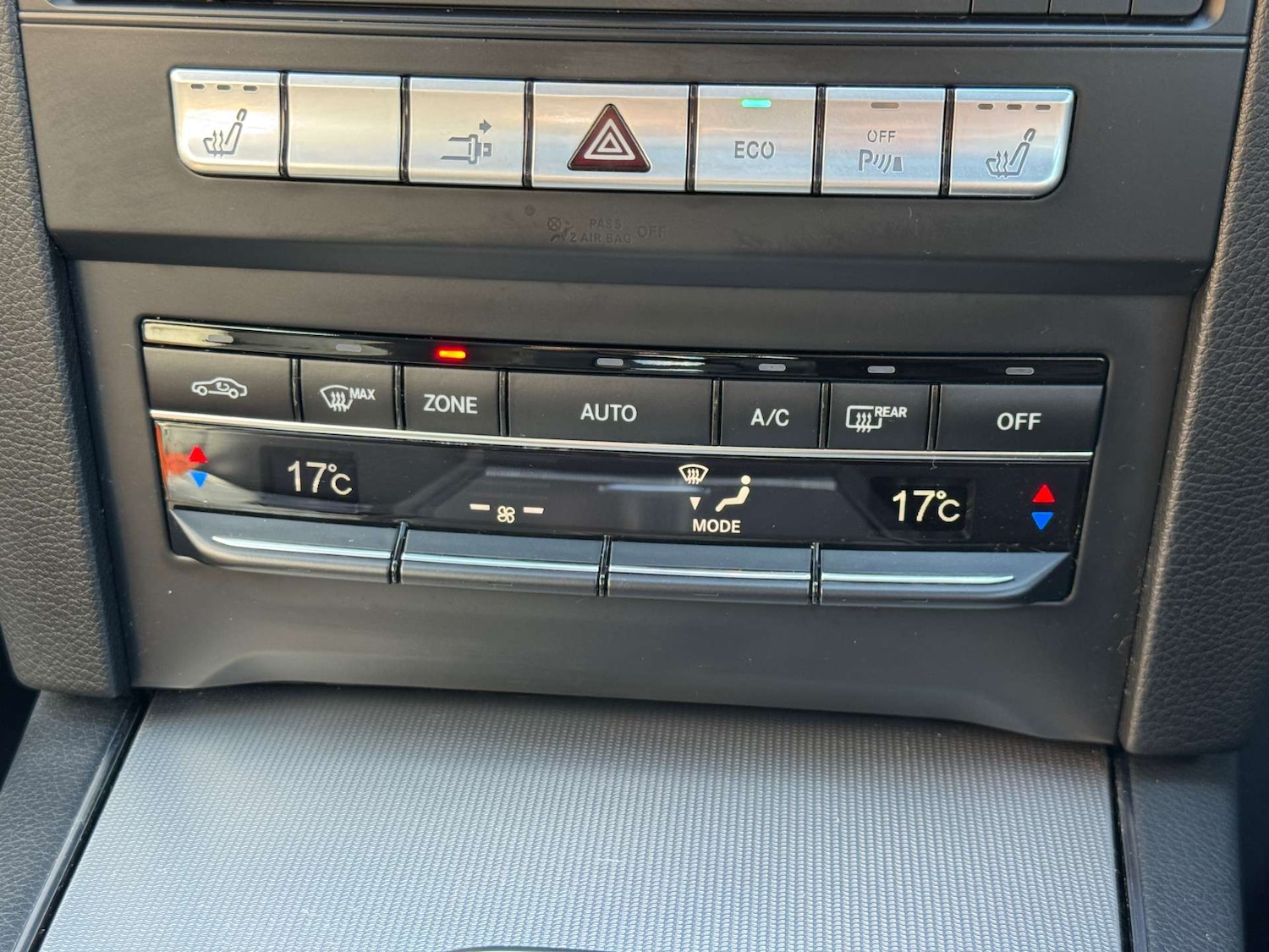 Used Mercedes-Benz E Class 2016 for sale - 76363649: Photo 35