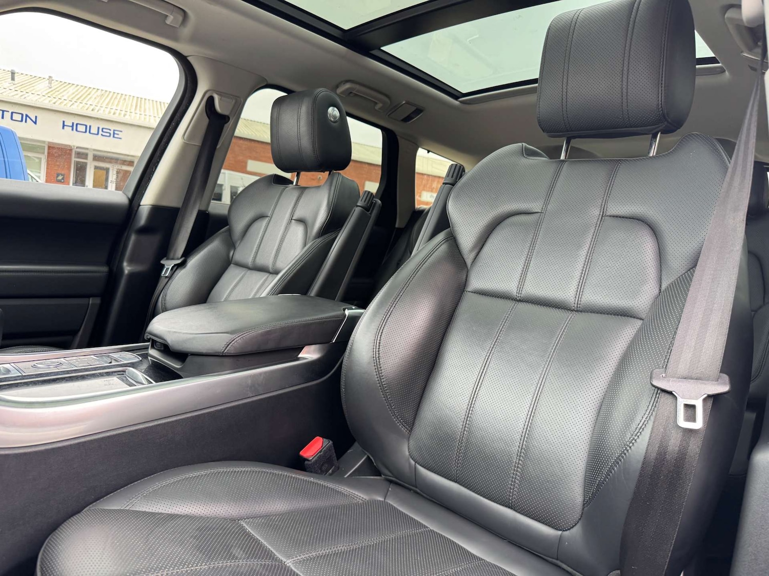 Used Land Rover Range Rover Sport 2018 for sale - 76363850: Photo 16