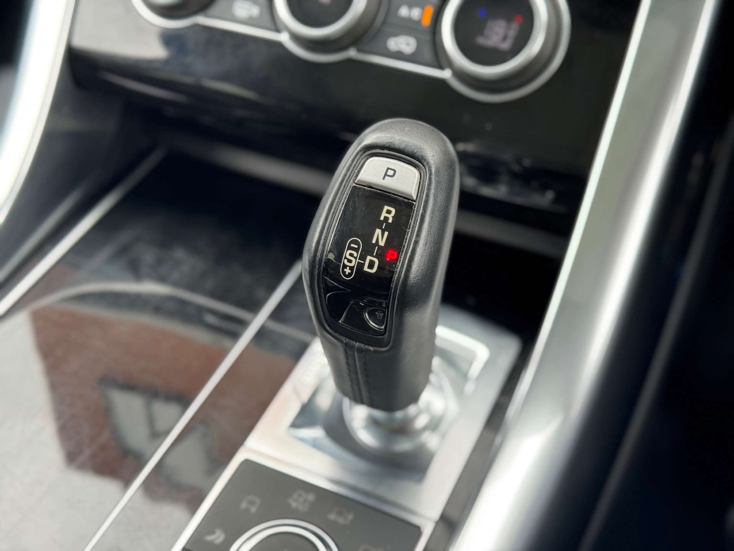 Used Land Rover Range Rover Sport 2018 for sale - 76363850: Photo 40