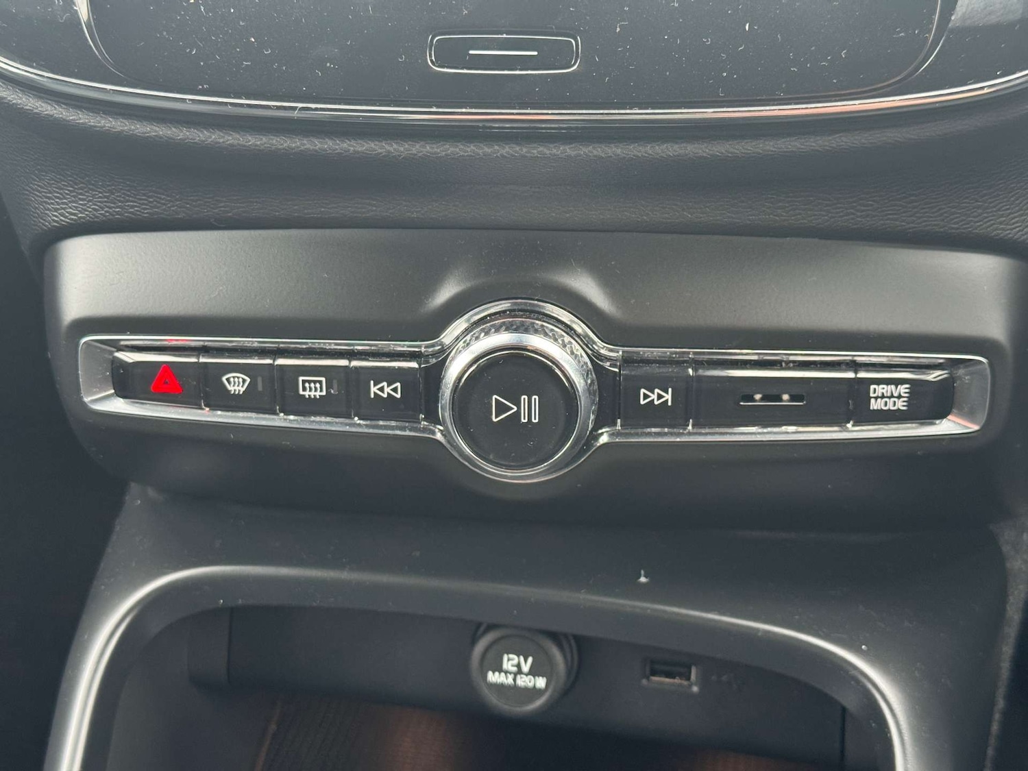 Used Volvo XC40 2020 for sale - 76123810: Photo 24