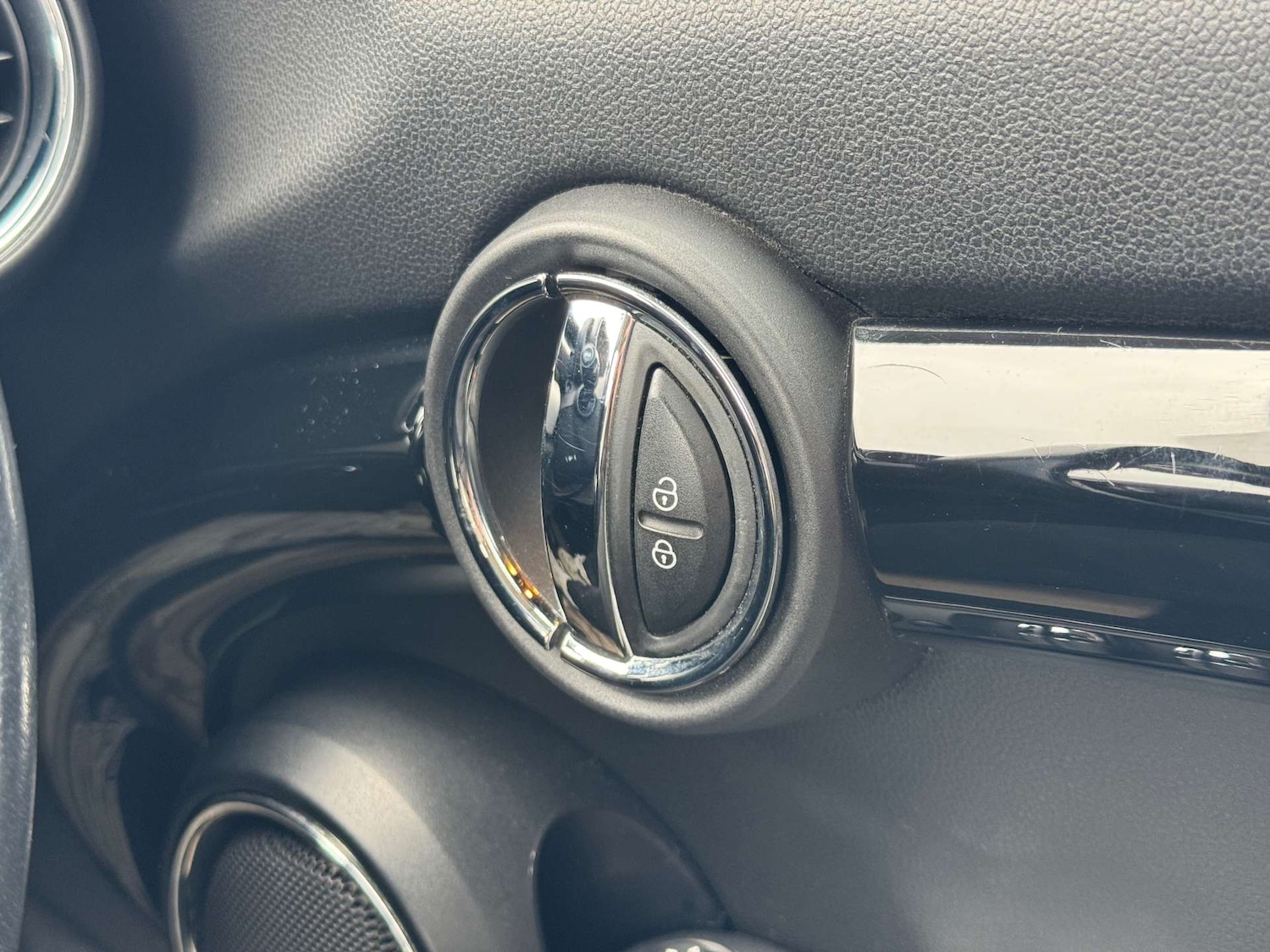 Used MINI Hatch 2015 for sale - 76277488: Photo 32