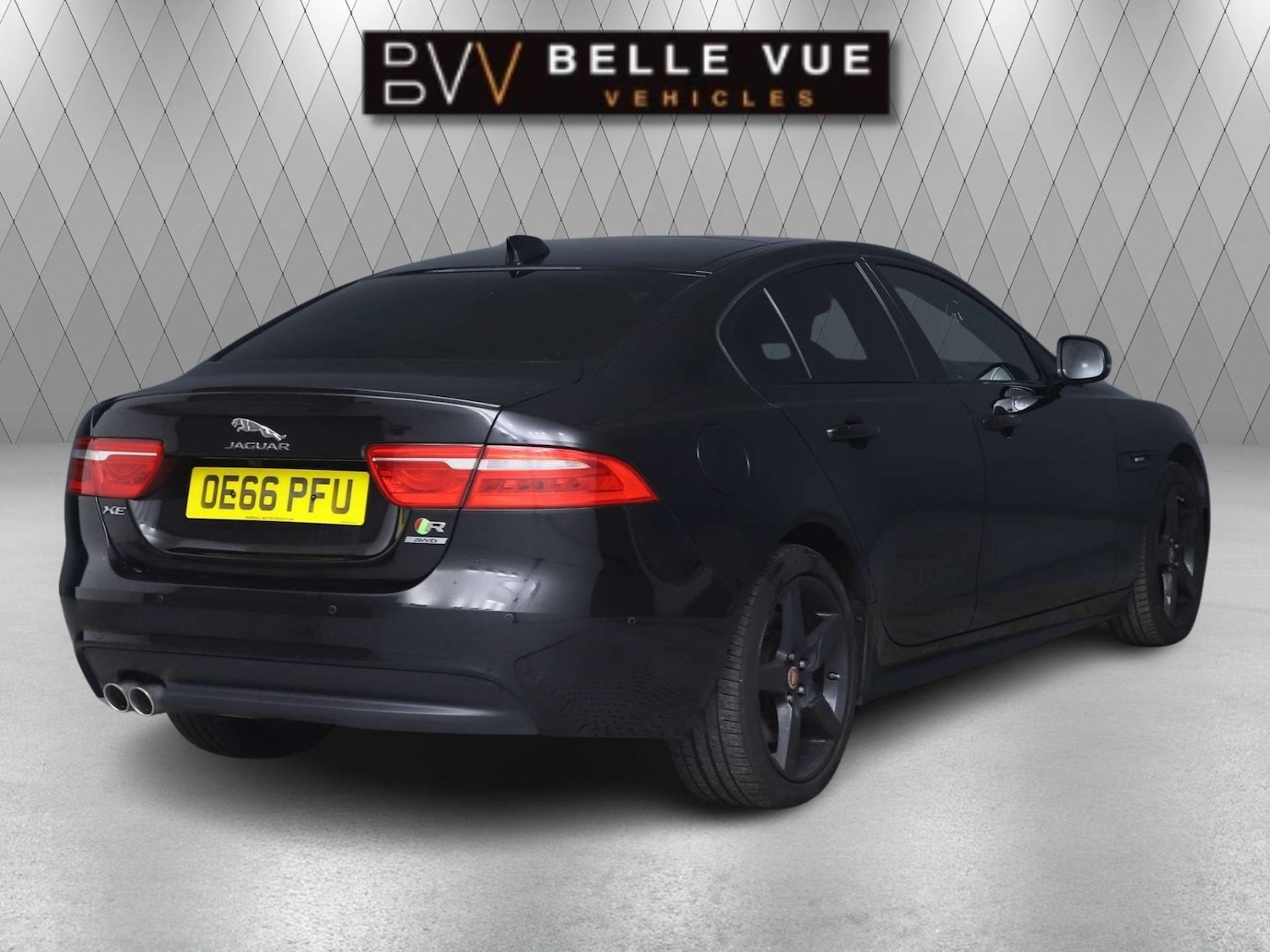 Used Jaguar XE 2017 for sale - 76539489: Photo 2
