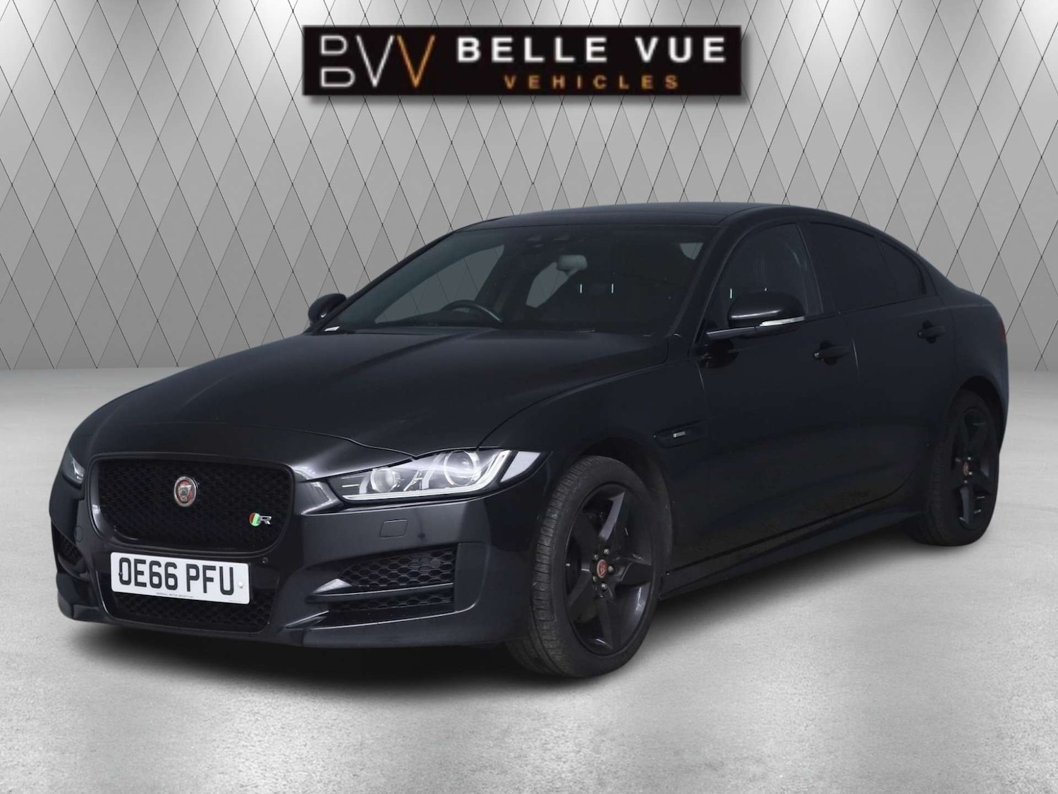 Used Jaguar XE 2017 for sale - 76539489: Photo 4